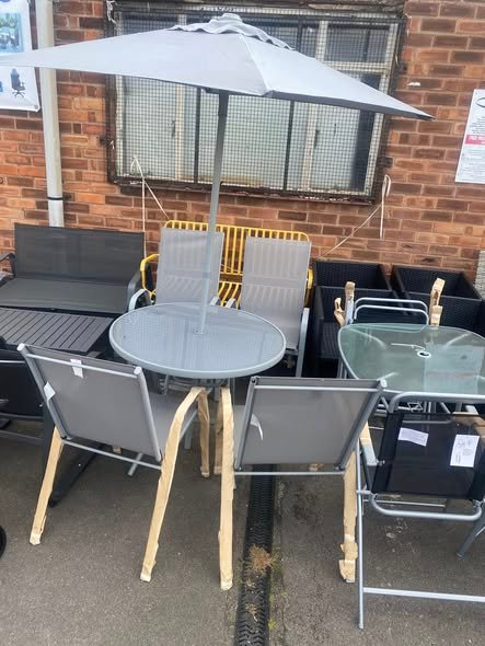 4 Seater Garden Set with Parasol – Perfect for Outdoor Dining - Image 3