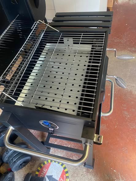 Premium Charcoal BBQ Grill with Adjustable Height – Steel Barbecue with Side Shelf & Wheels - Image 3