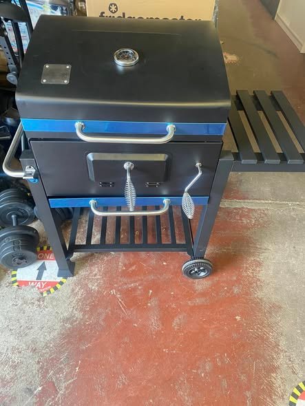 Premium Charcoal BBQ Grill with Adjustable Height – Steel Barbecue with Side Shelf & Wheels - Image 2