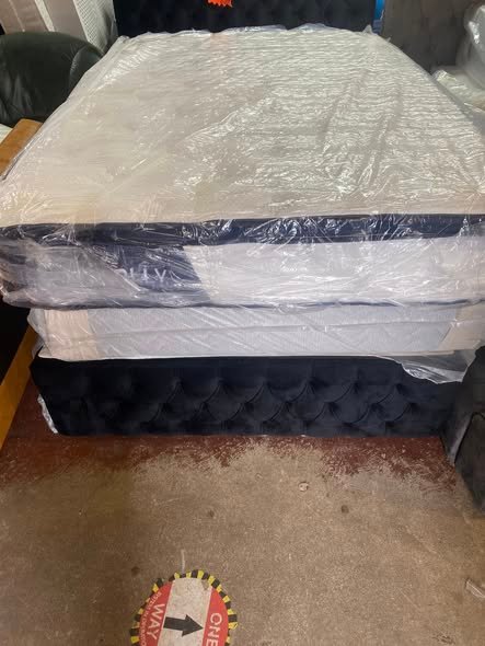 Double Mattress 135 × 190 × 26cm – 4FT6 Memory Foam Sprung Mattress