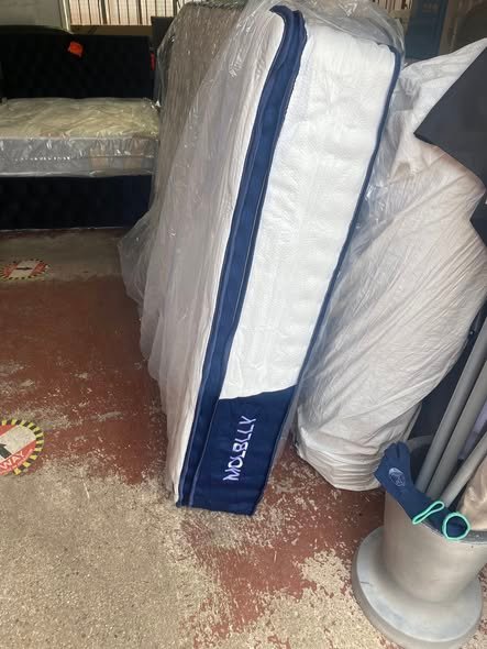 Double Mattress 135 × 190 × 26cm – 4FT6 Memory Foam Sprung Mattress - Image 2